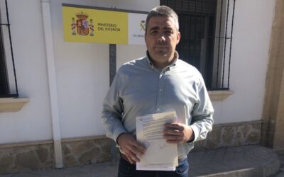 Denunciamos al Ayuntamiento de Alcalá la Real y varias cofradías por volver a disfrazar e inmovilizar palomas vivas en una procesión
