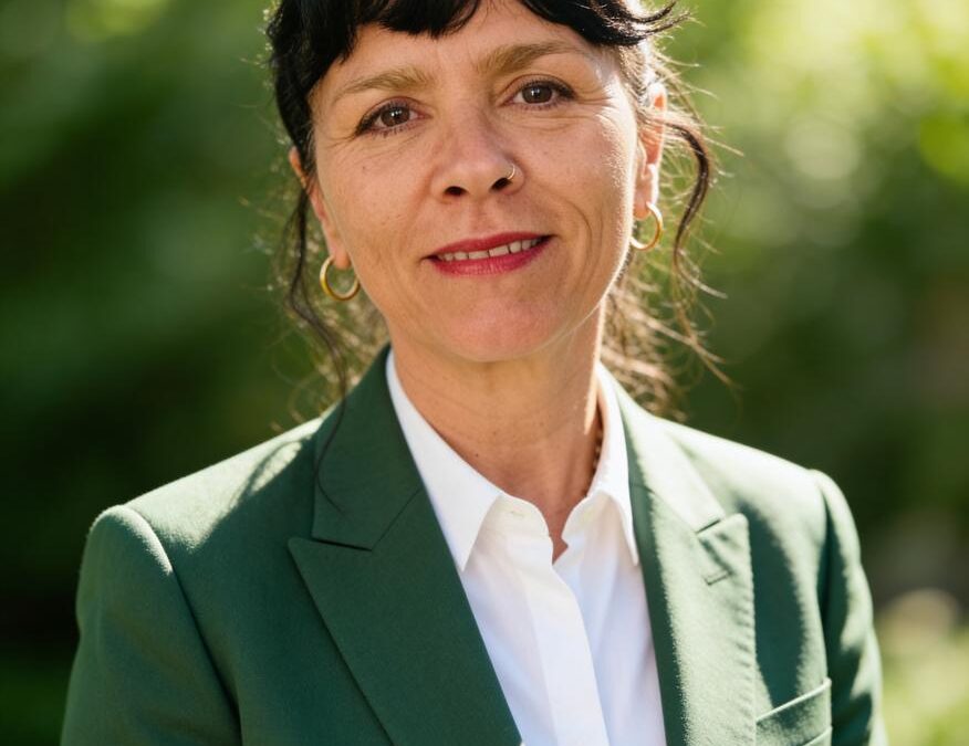 PACMA presenta a la catedrática en psicología Débora Godoy como candidata al Parlamento Andaluz por la provincia de Granada